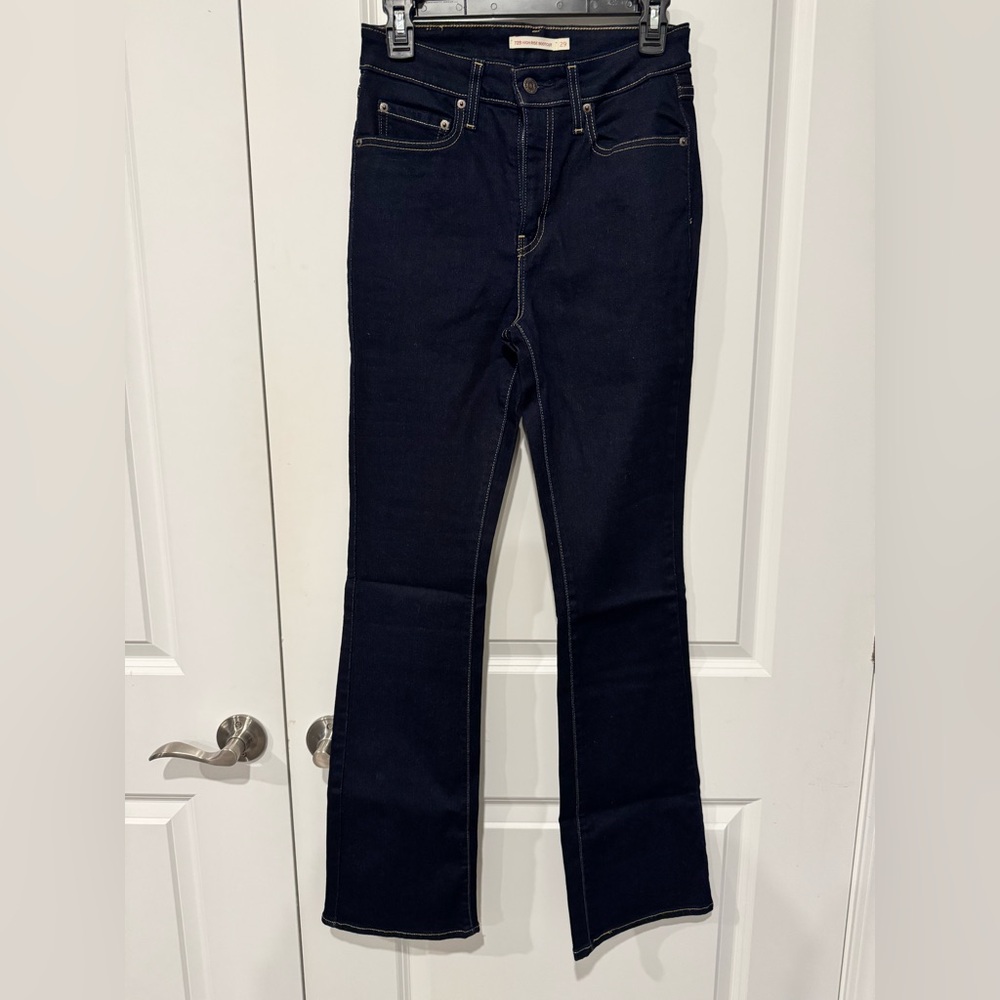 LEVIS BRAND NEW 725 BOOTCUT
DARK WASH